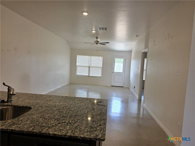 Building Photo - 1317 Concord Dr