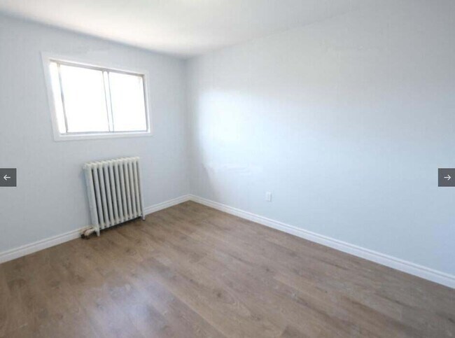 Photo du bâtiment - 3 bedroom  on 2nd floor unit for rent