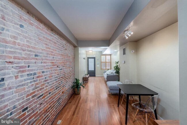 Foto del edificio - 2132 Cambridge St