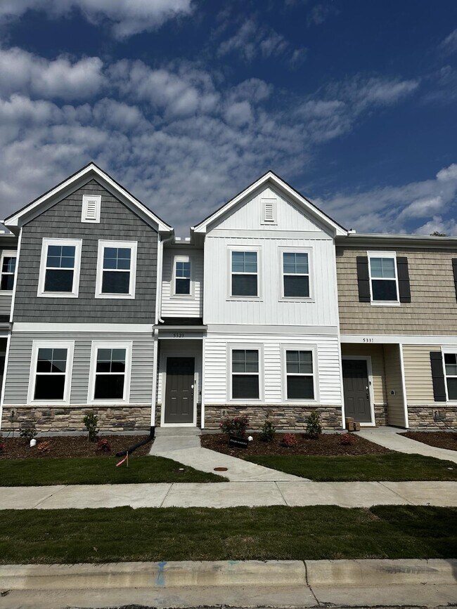 Building Photo - 5329 Arkose Dr