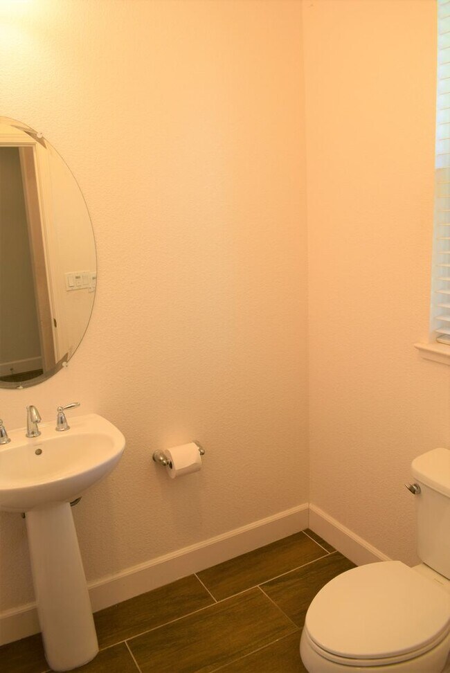 Foto del edificio - Resident Benefit Package Property