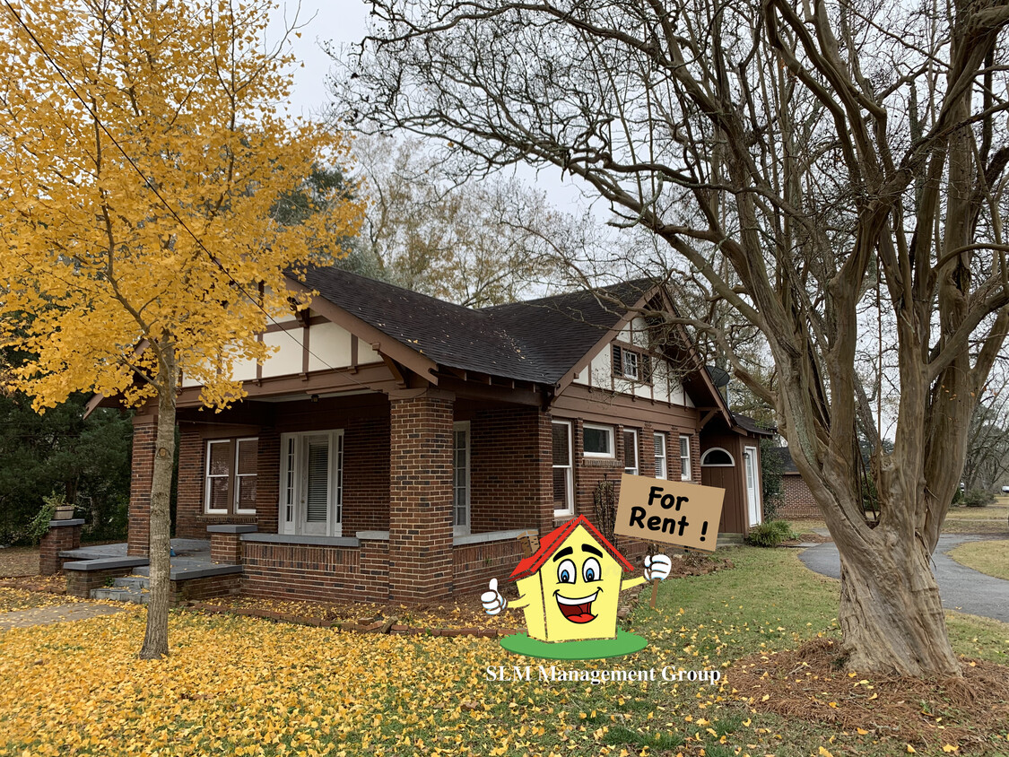 Primary Photo - 5737 Oak St