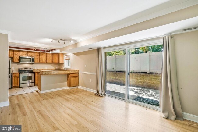 Foto del edificio - 3300 S 28th St