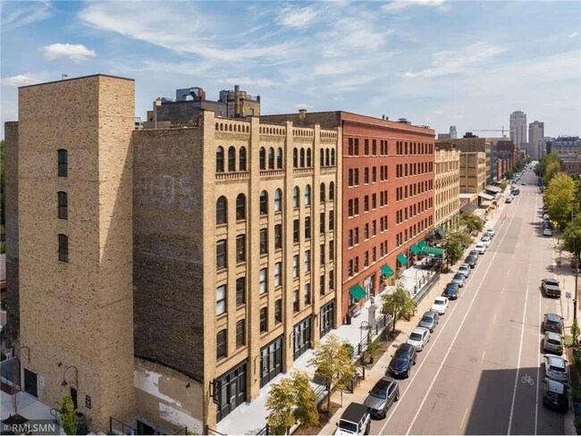 Vista de la calle - Frente - 708 N 1st St