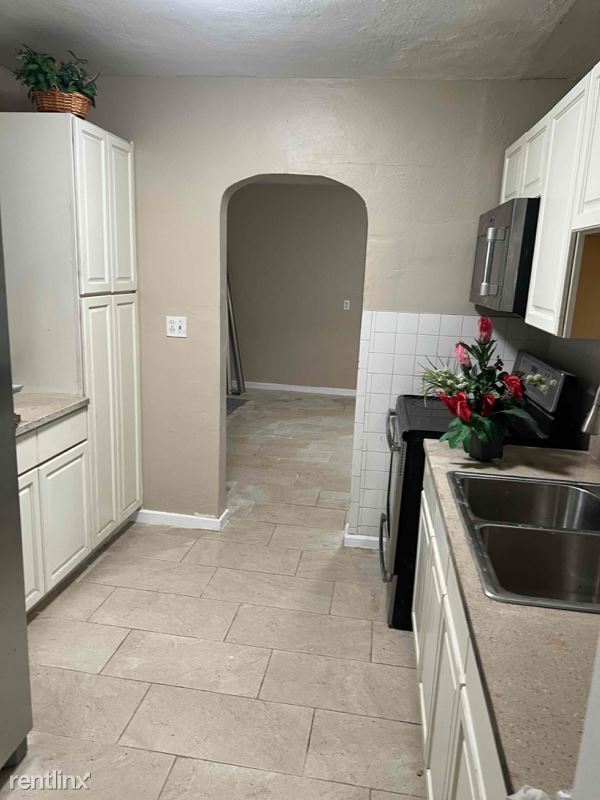 Building Photo - 3 br, 2 bath House - 541 W Woodlawn Ave