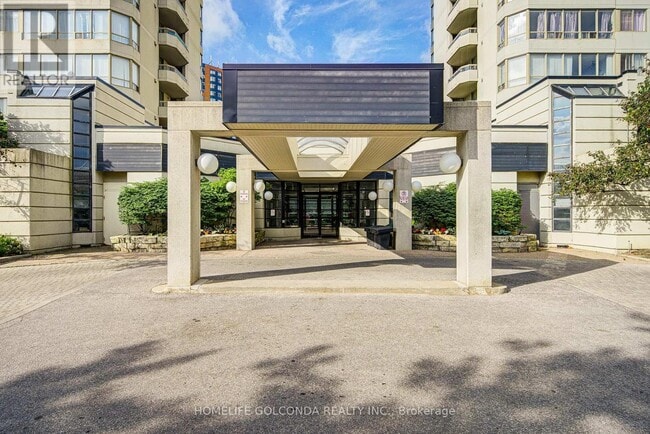 Building Photo - 160-1160 Alton Towers Cir