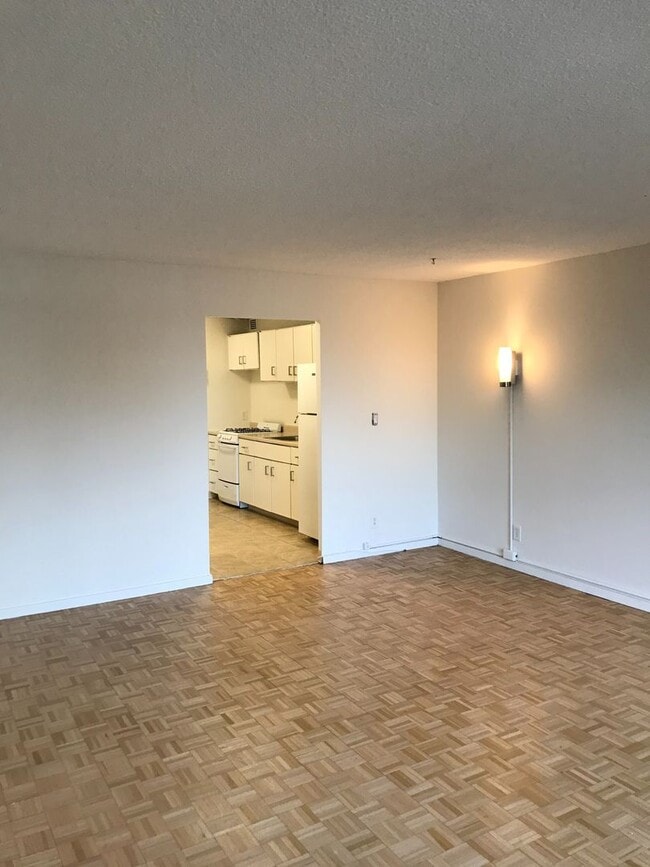 Building Photo - Large Sunny Studio Available Near Longwood (9/1)