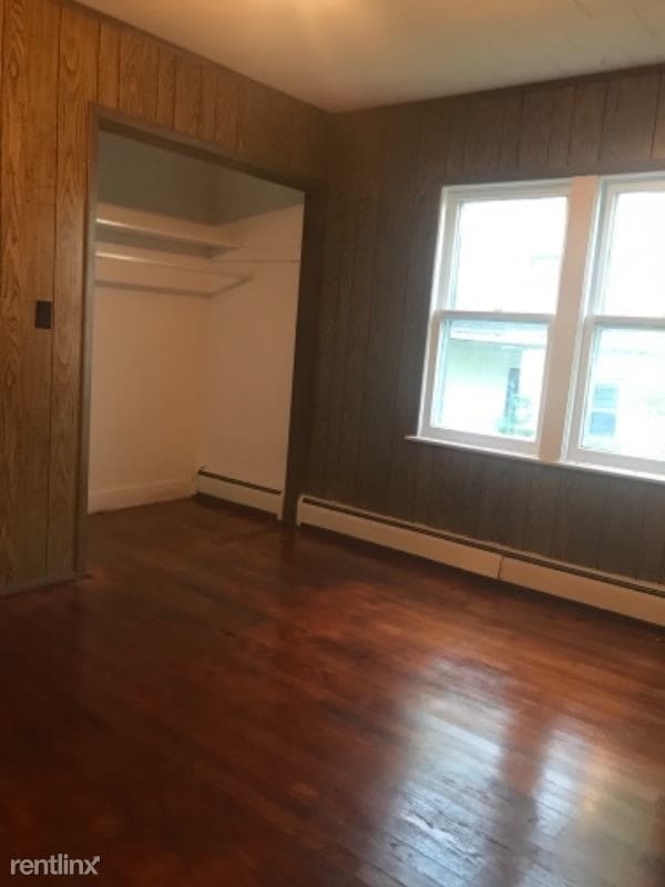 Building Photo - 4 br, 1 bath House - 230 s Main st