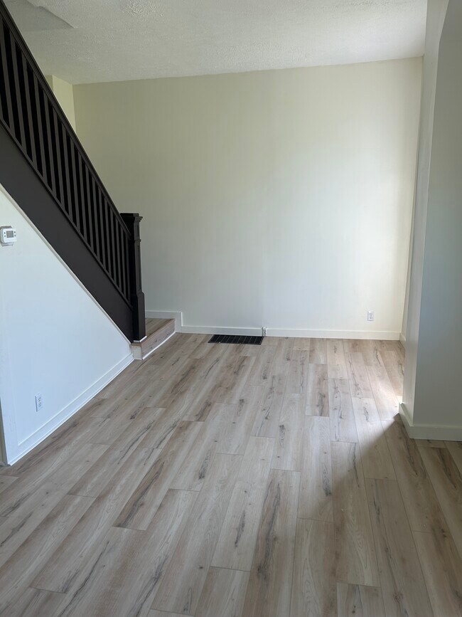 Foto del edificio - 219 Montgomery Ave