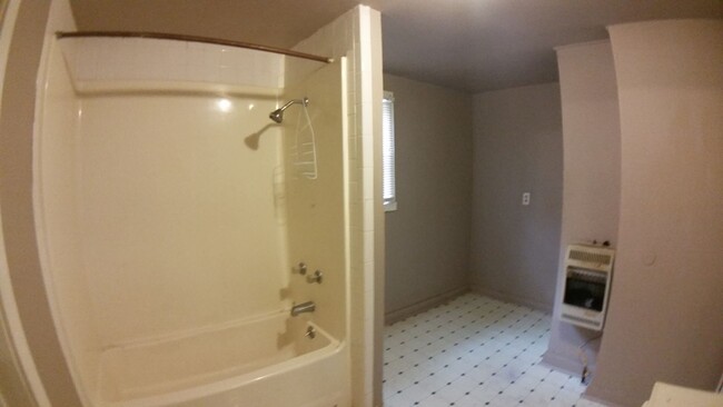 Building Photo - 2 Bedroom House Near Downtown OKC