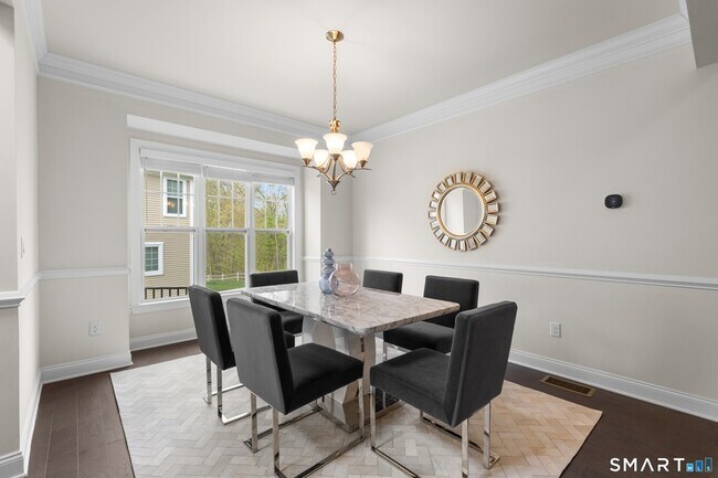 Foto del edificio - 16 Hunting Ridge Ln