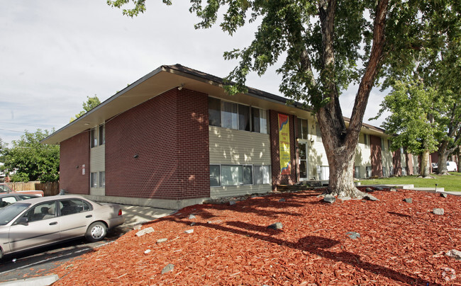 Building Photo - Pecos Gardens Apartments