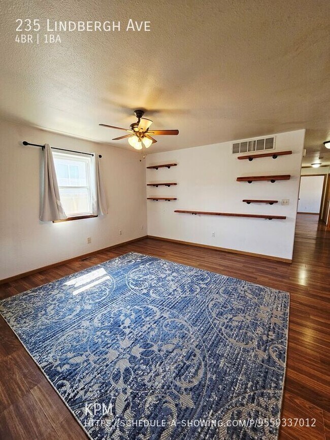 Foto del edificio - 235 Lindbergh Ave