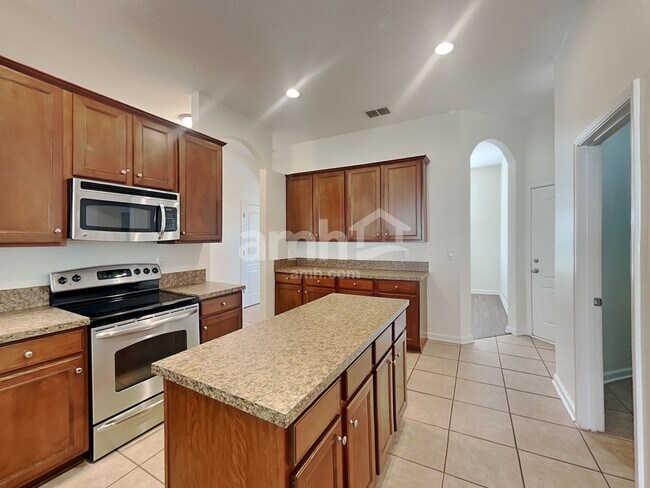 Foto del edificio - 2532 Creekfront Dr