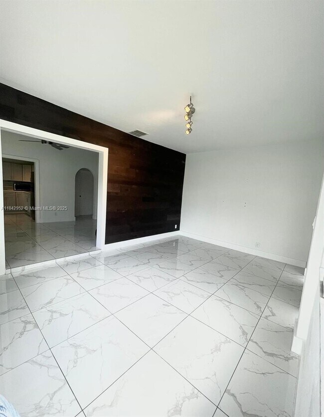 Foto del edificio - 4257 NW 3rd St