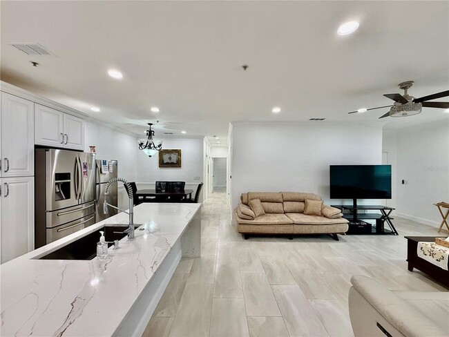 Building Photo - 16303 Enclave Village Dr