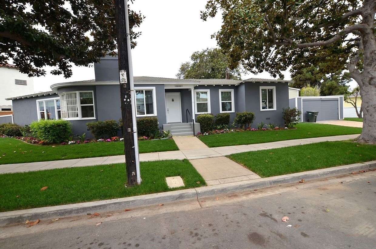 Foto principal - 4Bedroom 3.5 Bathrooms single family home