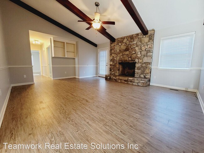 Building Photo - 3 br, 2 bath House - 4026 Holly Springs Dr