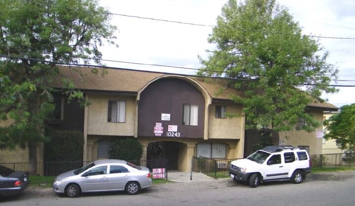 Building Photo - Hilltop Samoa Apartments