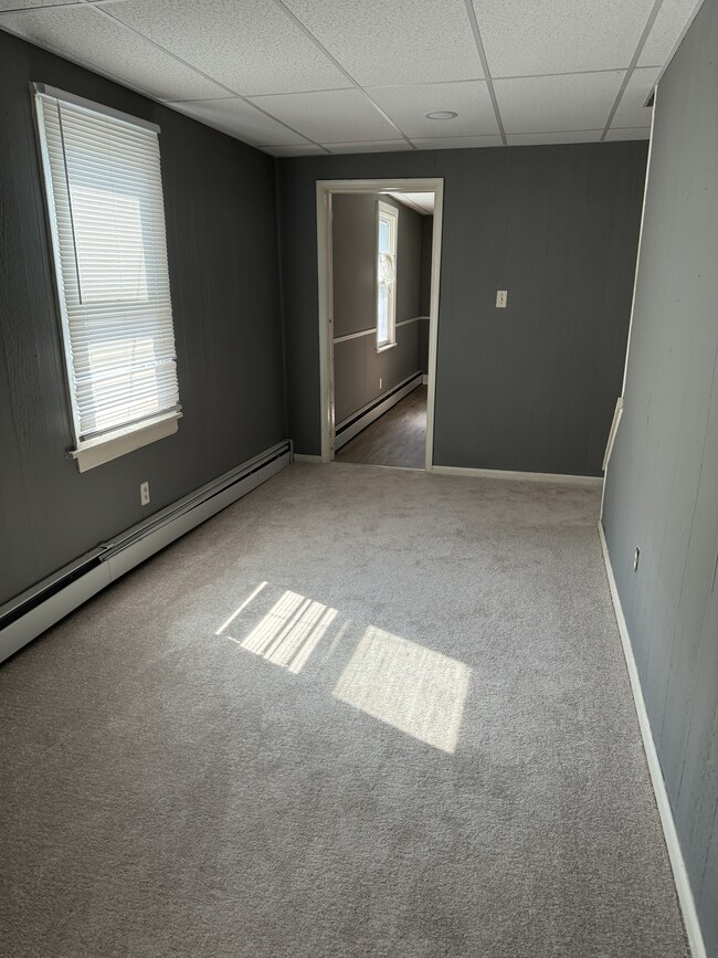 living room - 803 E Street Rd