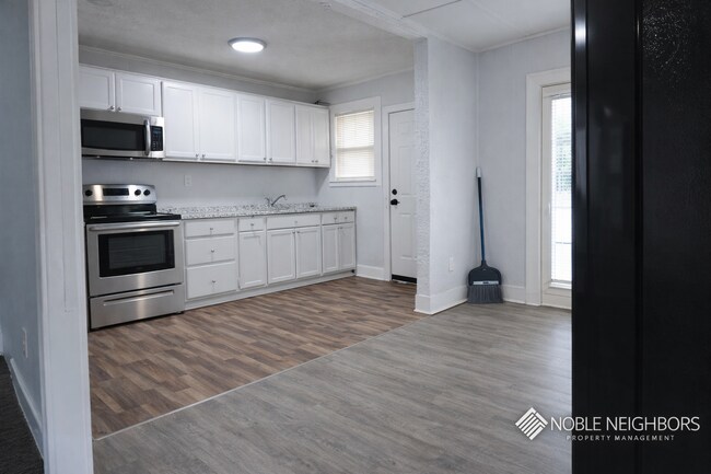 Foto del edificio - 10728 Old Kings Rd