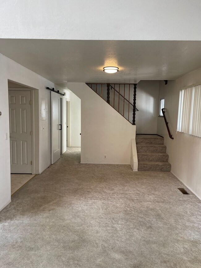 Foto del edificio - Al Tahoe - 4 bedroom 2 bath with garage av...