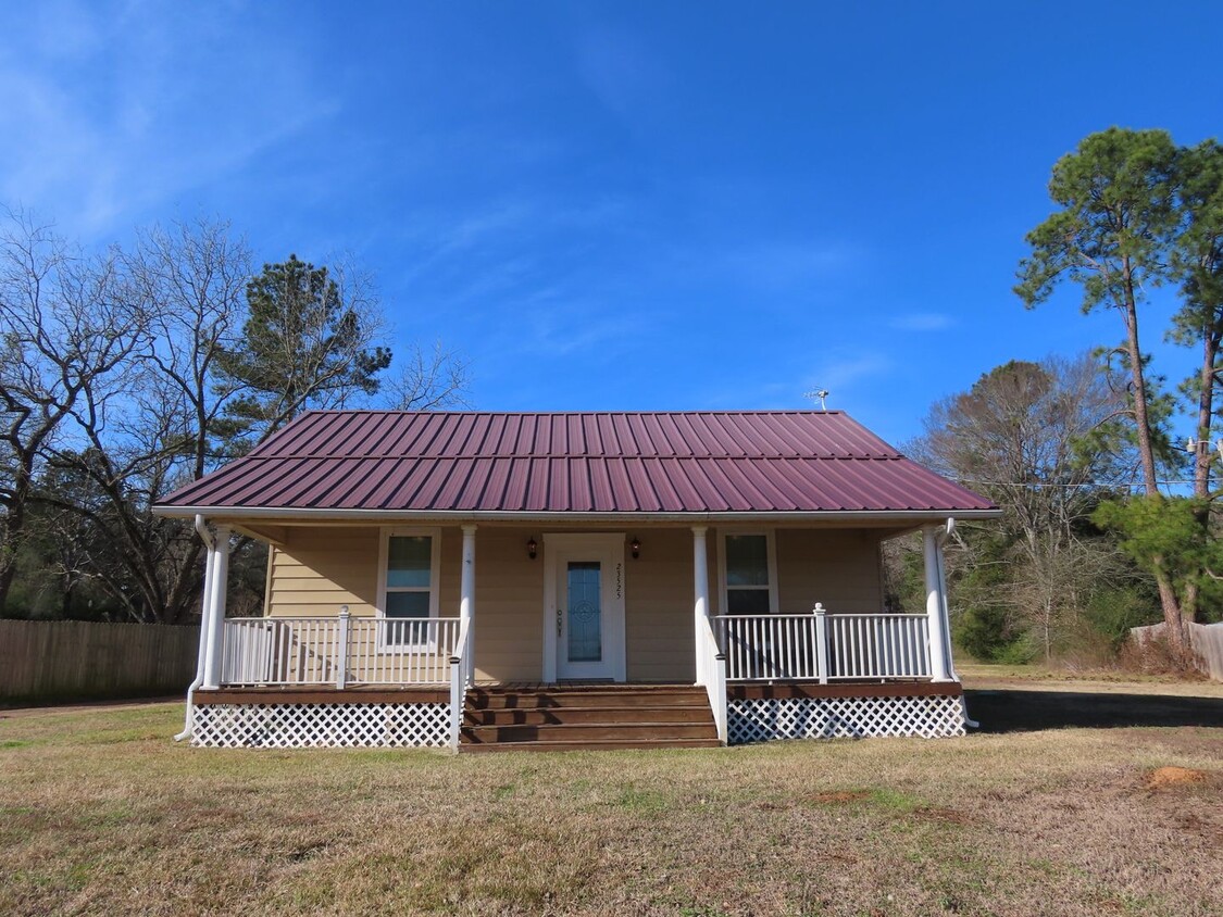 Foto principal - Country Living in Troup! Updated 3 Bedroom...