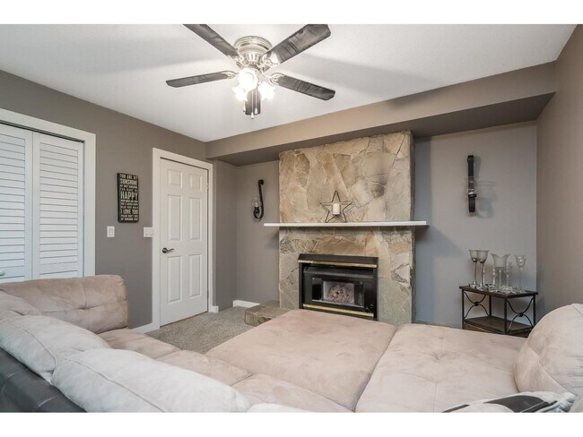 Photo du bâtiment - 19934-1945A 45a Ave