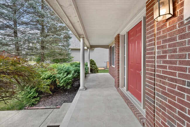 Foto del edificio - 392 Sedgewood Ln