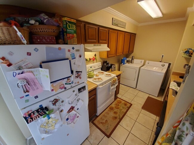 Building Photo - Bryan, 2 story, 2 bedroom / 1.5 baths, was...
