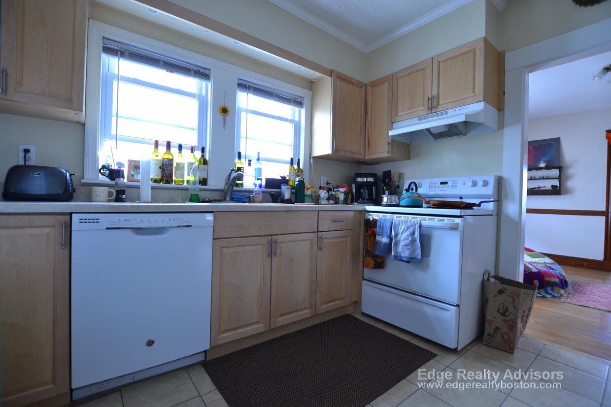 Primary Photo - 68 Edenfield Ave
