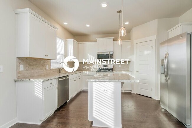 Foto del edificio - 4 Bedroom Pet-Friendly Home in Murfreesboro, TN with Main Street Renewal