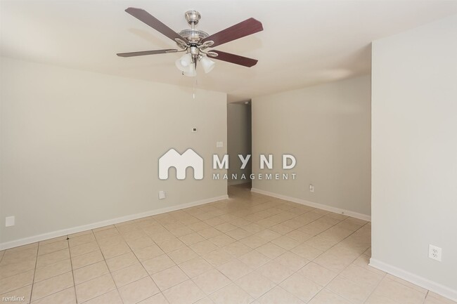 Foto del edificio - 3 br, 2 bath House - 8905 Moores Chapel Rd