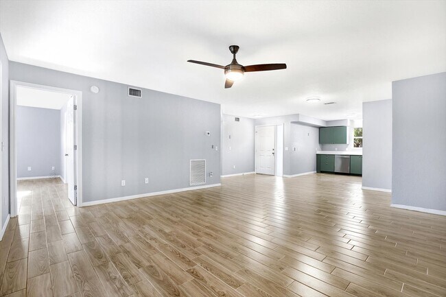 Building Photo - 101 47th Ave N