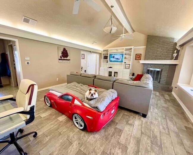 Building Photo - 13106 Villa Park Dr