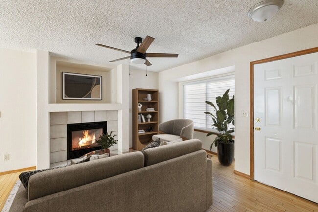 Building Photo - 4 Bedroom Ranch Style Home in Sundown with NEW PAINT!