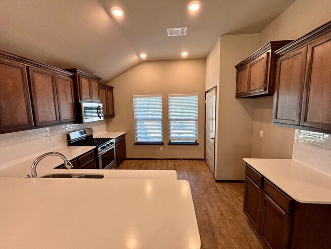 Building Photo - Wonderful 3 Bed 2 Bath Home in Norman