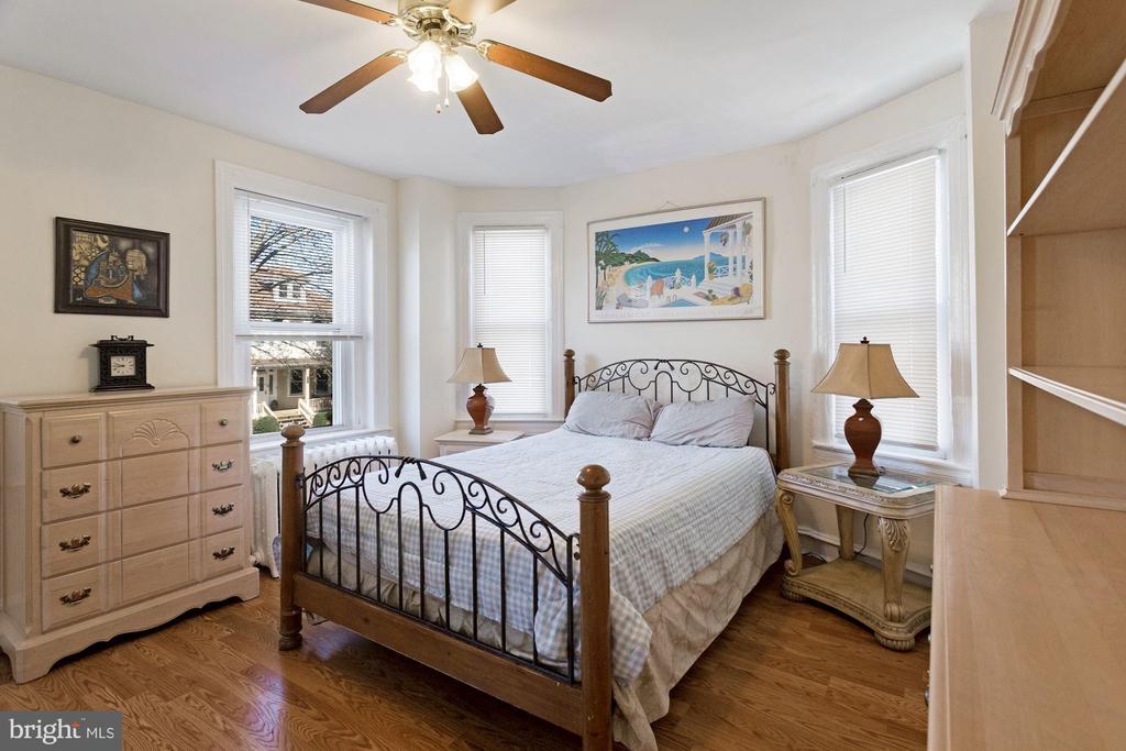 Foto principal - 726 Rock Creek Church Rd NW
