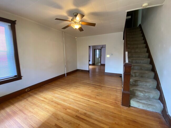 Building Photo - 429 Fern Ave