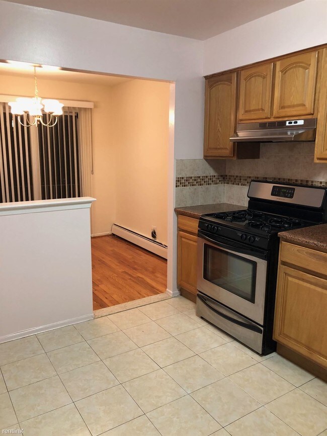 Building Photo - 3 br, 2 bath Apartment - 2341 37th St