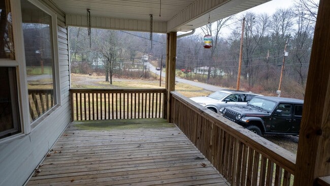 Building Photo - 92 Brentview Dr NE