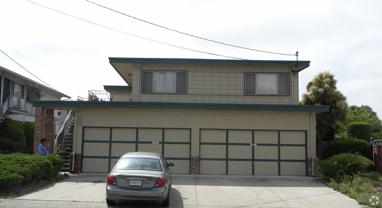 Foto del edificio - 220-226 Flanders Ct