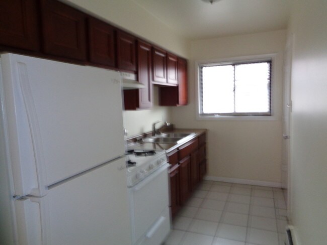Building Photo - 7727 W 87th St