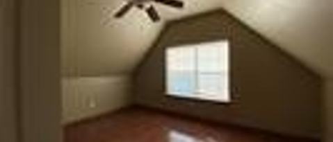 Foto del edificio - 10910 Shady Oaks Dr