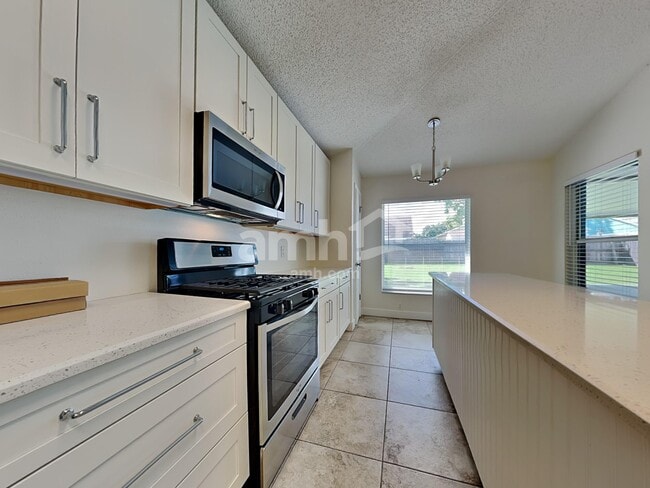 Building Photo - 1415 Compton St