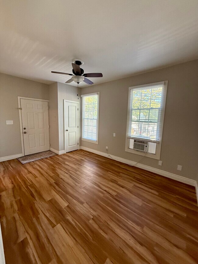 Encantador apartamento tipo estudio - 517 13th St