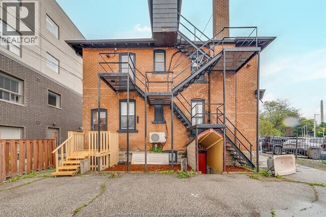 Photo du bâtiment - 961 Ouellette Ave