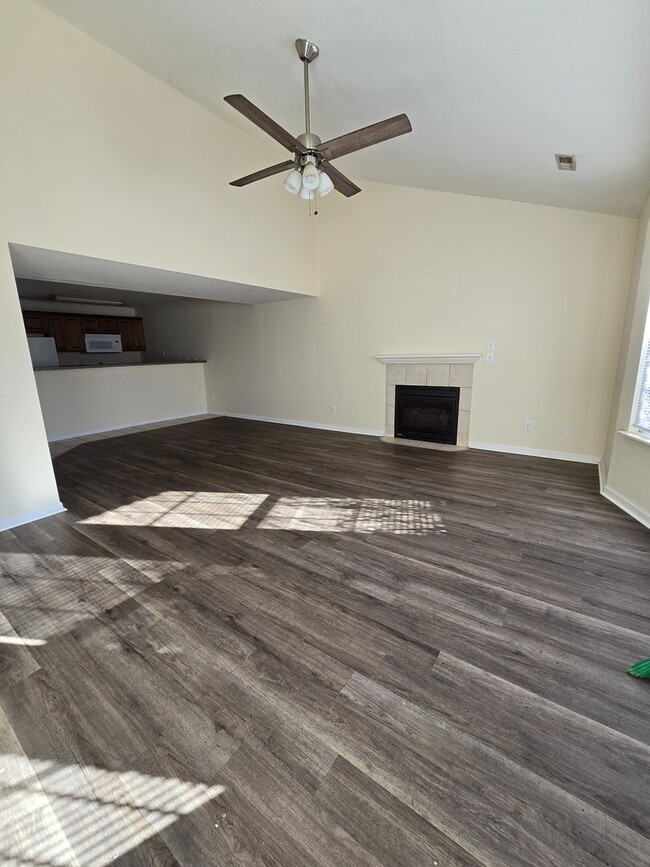 Foto del edificio - 5505-5507-5507 Volunteer Dr