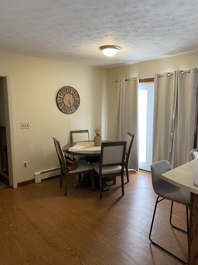 Foto del edificio - 219 Whiskeag Rd