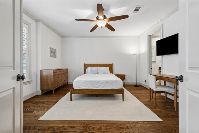Foto del edificio - 1521 Oakdale St